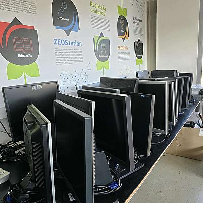 U ZEOStation-u je danas obnovljeno 10 kompjutera za korisnike Pomozi.ba